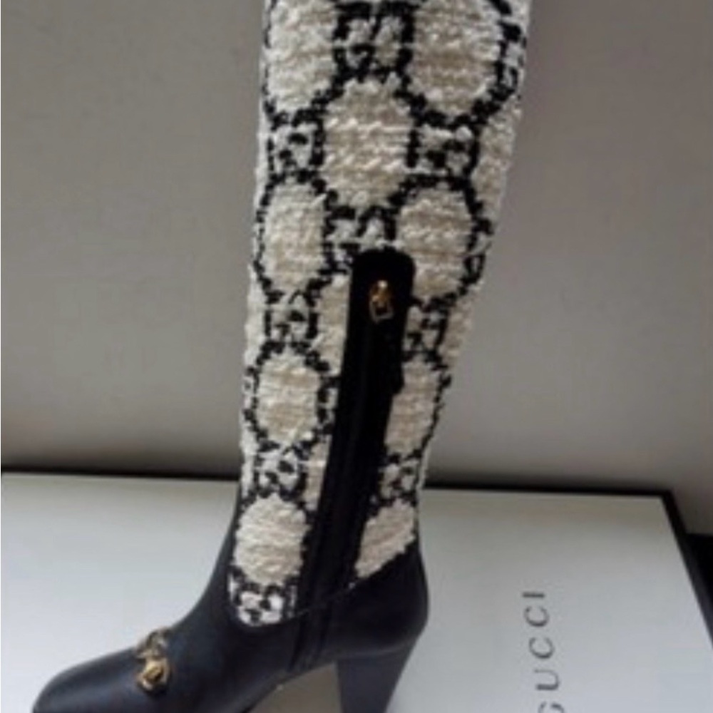 Elegant Black and Cream Women's GUCCI Boots. Brand New Never Worn. Size 39 - Picture 6 of 7
